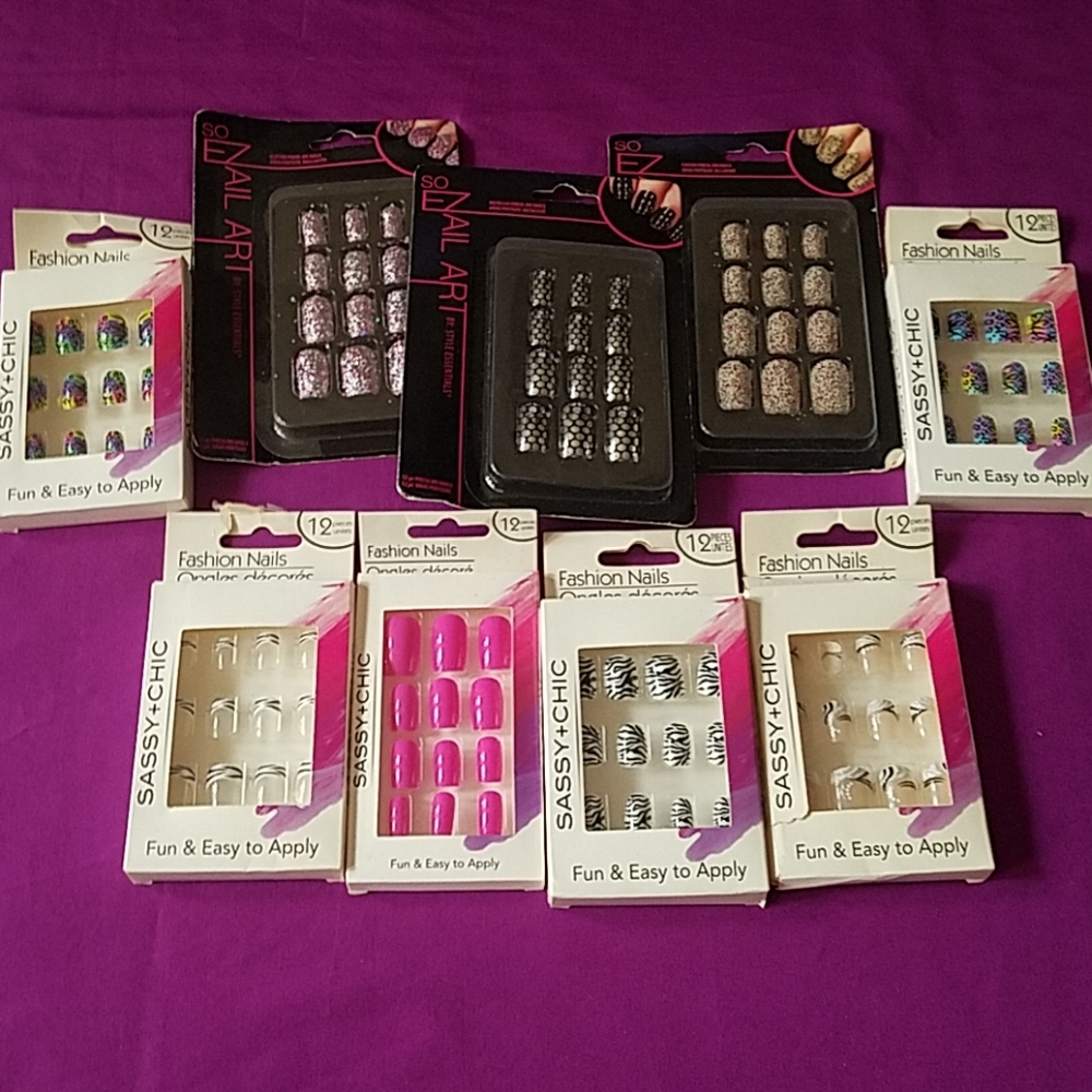 9 Fashion Nails.